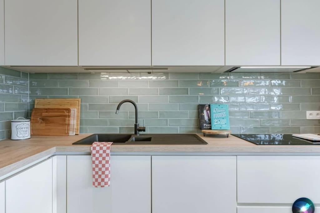 Juan - Stijlvol Appartement Met Uitzicht Op De Kaai Oostende Exterior foto